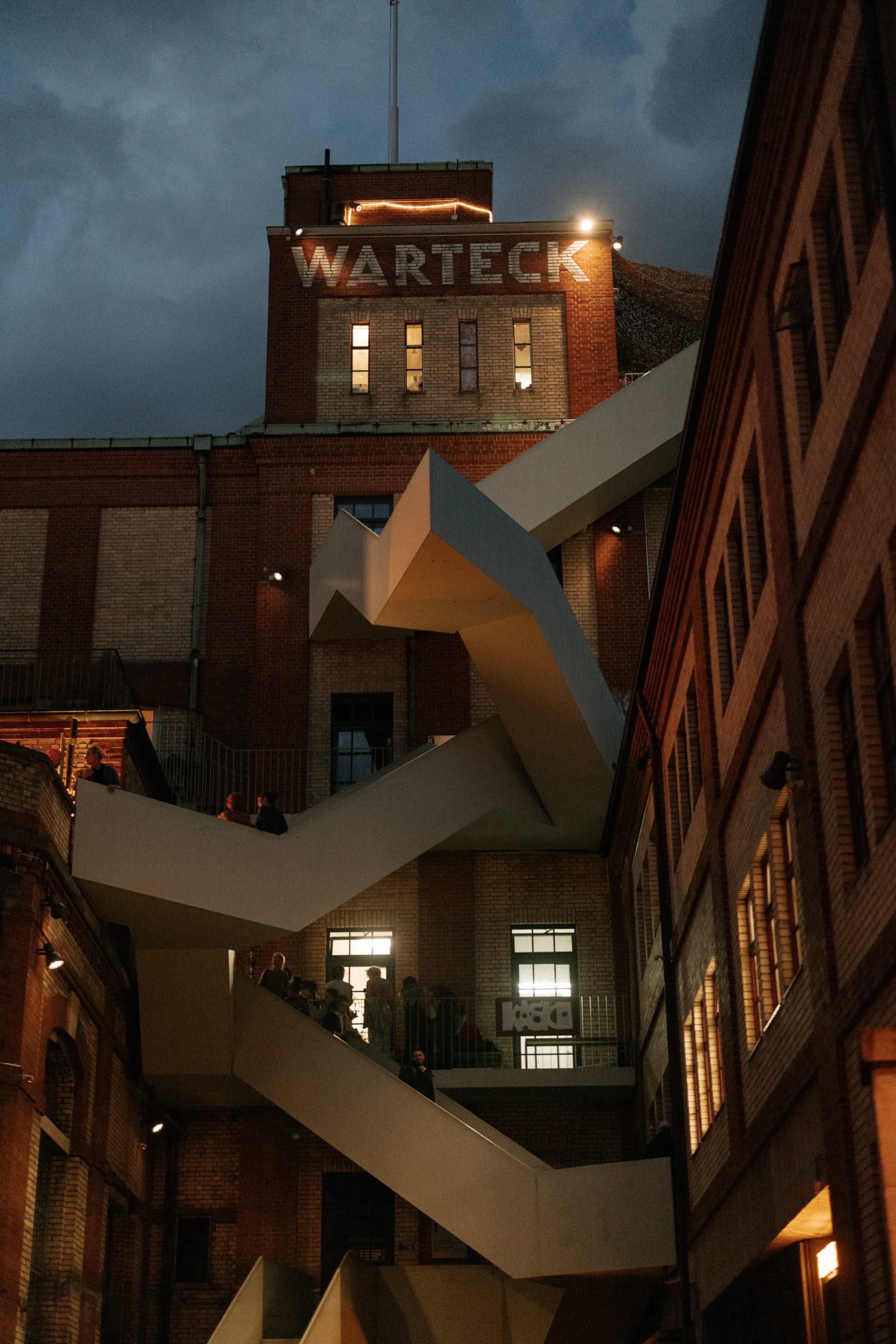 Dîner dans une ancienne brasserie - Cantina don Camillo
