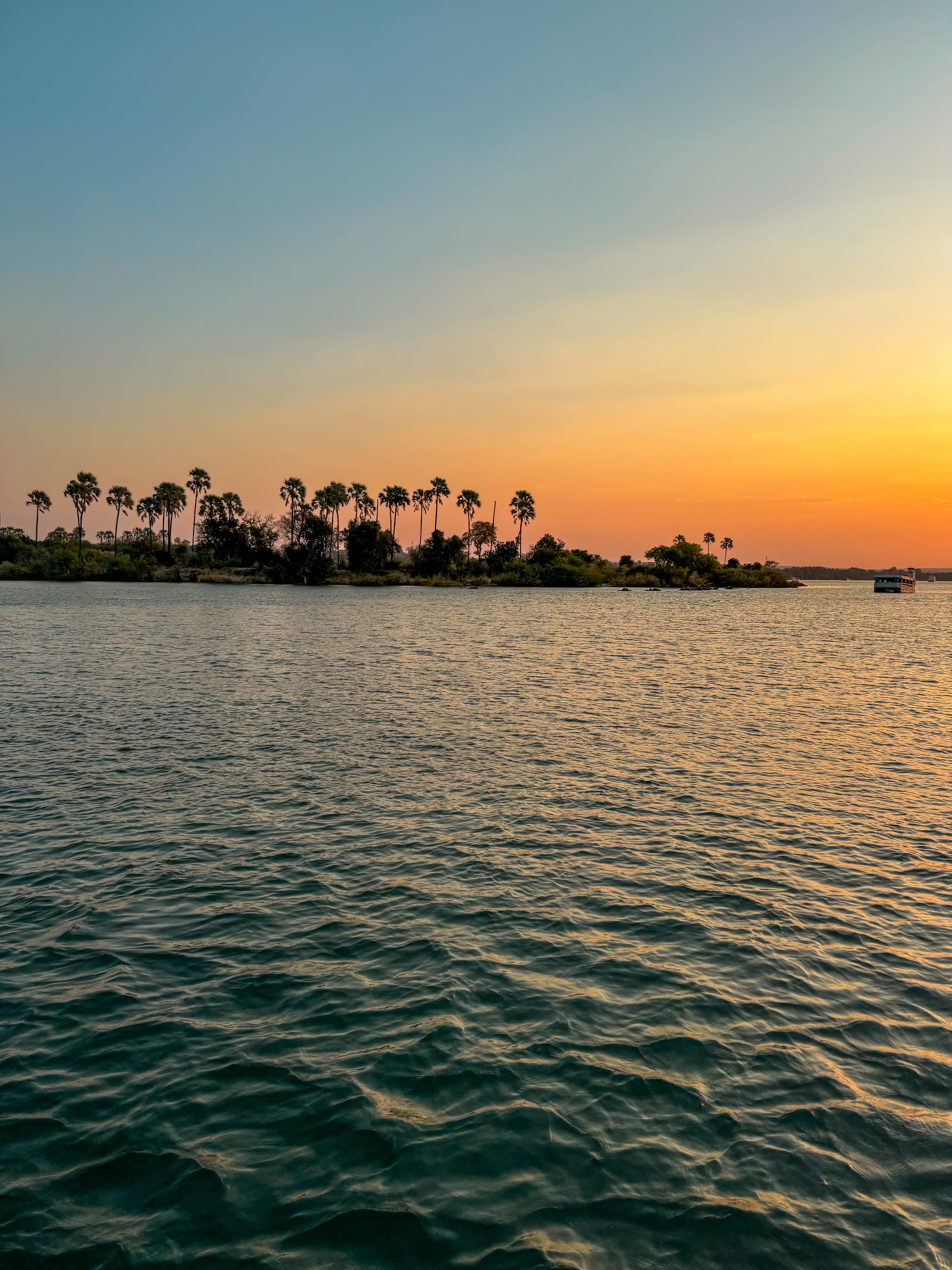 Croisière au coucher de soleil sur le fleuve Zambèze